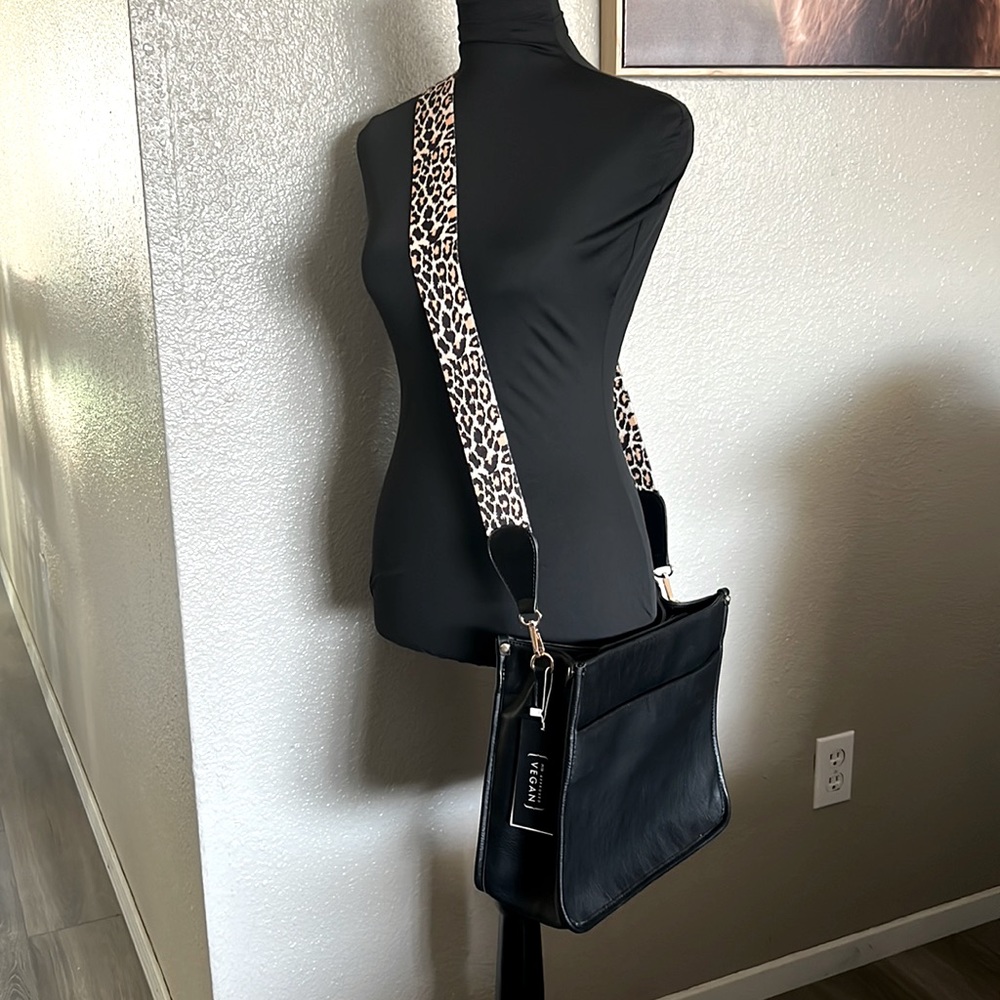 NWT cute black purse